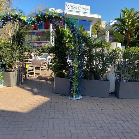 Rum i privatbostad Biznaga Hols (adults Only) *